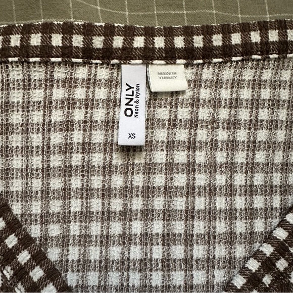 Cropped long sleeve gingham top - Picture 5 of 5